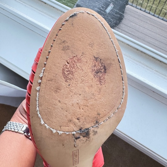 Size 12 Vince Camuto Red Emore Leather Woven Sandal - Picture 12 of 13